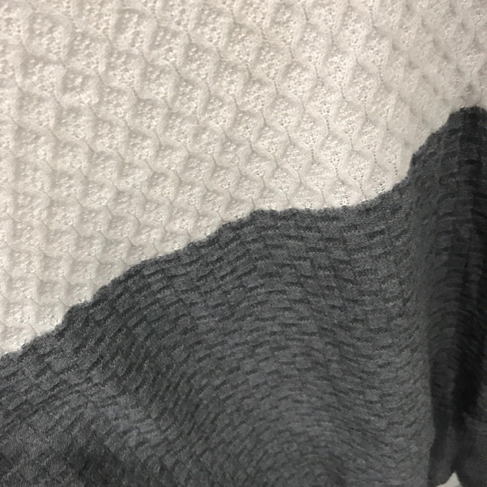Color block, knit sweater! - Picture 3 of 4